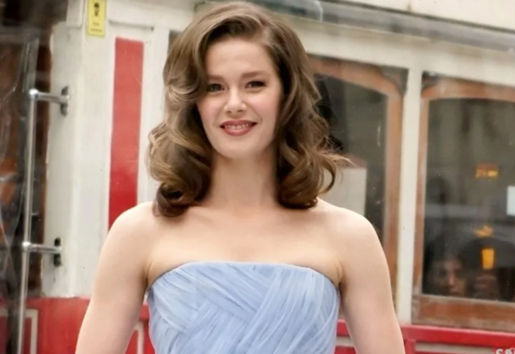 4 aylık hamile... Camdakı Kız’ın Nalan’ı Burcu Biricik davet tarzıyla olay oldu!  G1