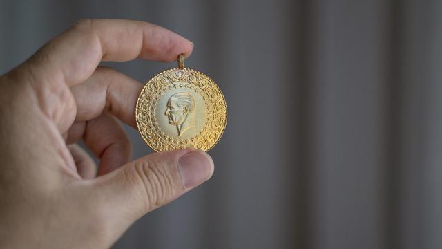 Darphane 300 kilo üretti, talep 1 ton! Altın fiyatları Kapalıçarşı’yı karıştırdı: Uzman isim gram altın için tahmini açıkladı, seçim sonrası senaryoyu anlattı