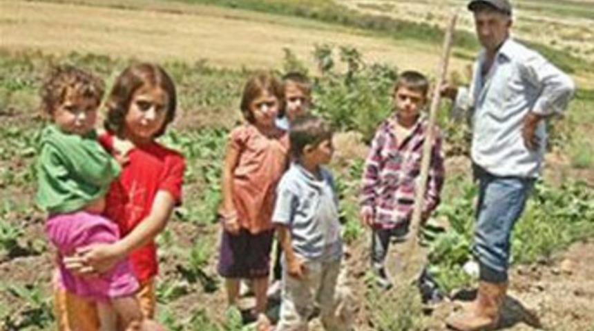 K&uuml;rtlere '&uuml;&ccedil; &ccedil;ocuk' cezası verilecekti