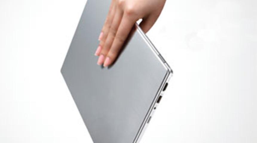 'All in one' 3D bilgisayar vitrine &ccedil;ıkıyor