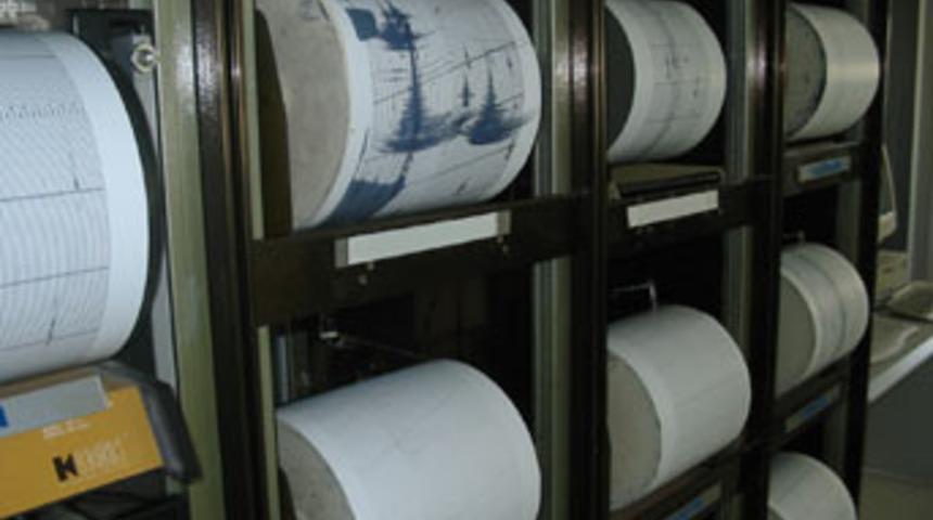 İran'da şiddetli deprem