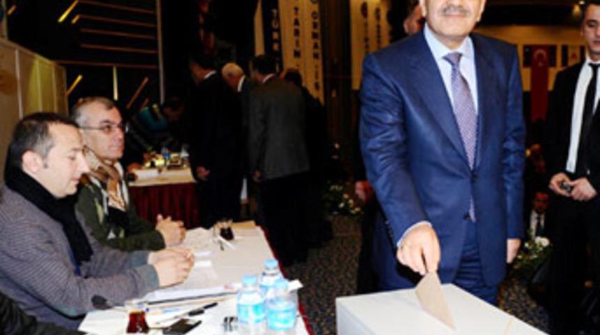 Kumlu yeniden T&Uuml;RK-İŞ başkanı