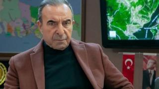 Arka Sokaklar'ın Rıza Baba'sı Zafer Ergin'in yıllar önceki fotoğrafı yeniden gündem oldu! Gençlik halini görenler şaşırdı