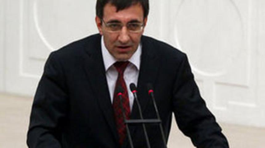 Bakan'ın u&ccedil;ağına bomba ihbarı!