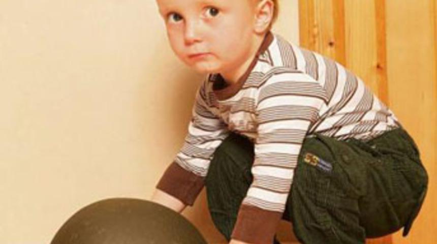 İki yaşındaki bebeği askere &ccedil;ağırdılar