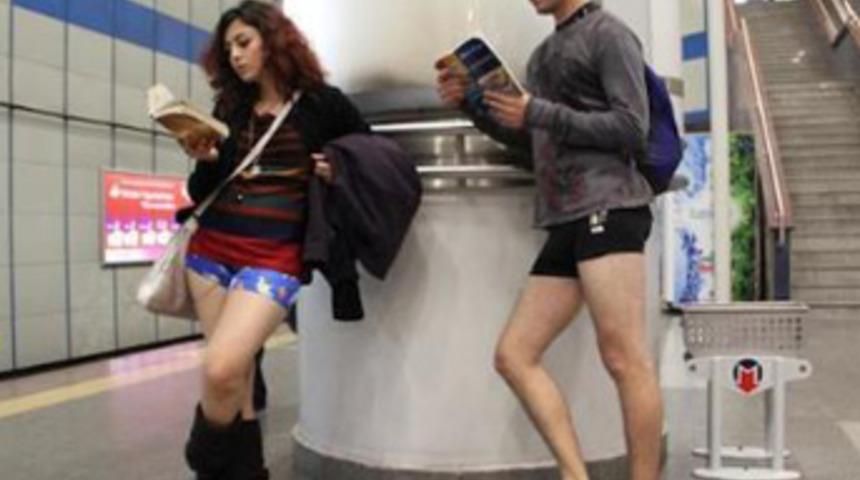 Metroda "çıplaklar geçidi"