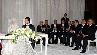 Bir nikah 8 bakan şahit