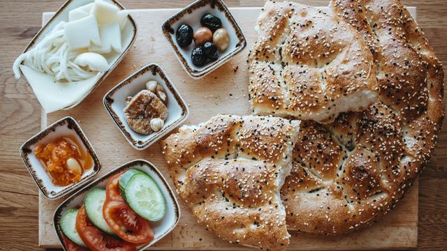 Orijinal Ramazan pidesi tarifi! Evde kolay Ramazan pidesi nasıl yapılır, malzemeleri neler? İşte püf noktaları...