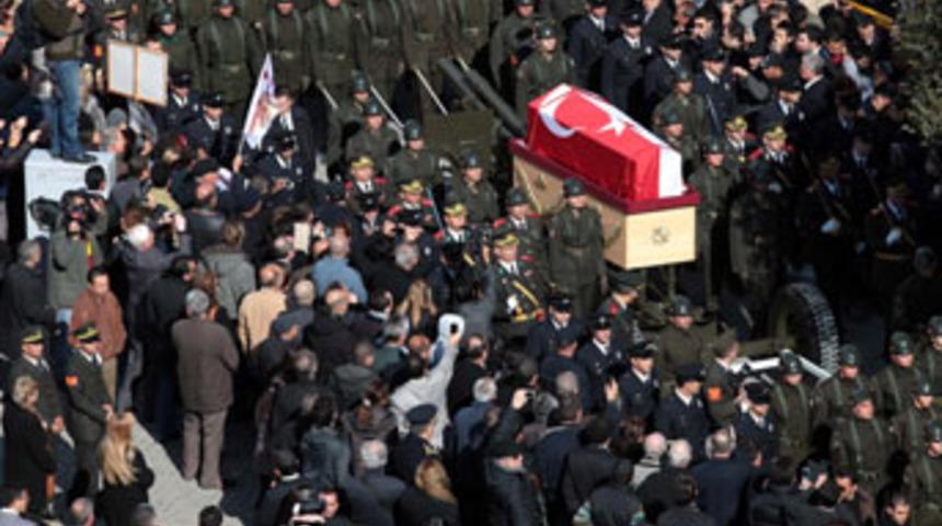 Denktaş son yolculuğuna uğurlandı