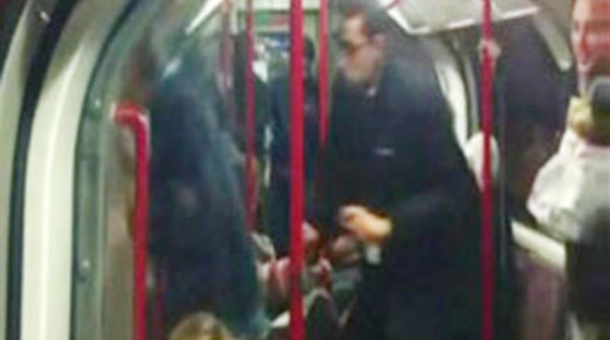 Metroda dans edeni dışarı attı