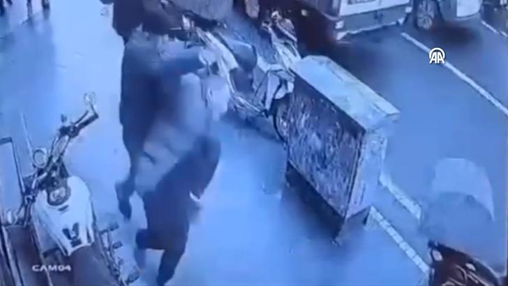 Kaldırımda yürürken arkasından sessizce yaklaştı... Kafasını taşla vura vura ezdi! Tekirdağ'daki kan donduran olay kamerada G2