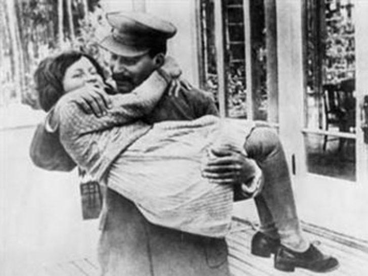 Stalin'in 'minik serçesi' ABD'de öldü
