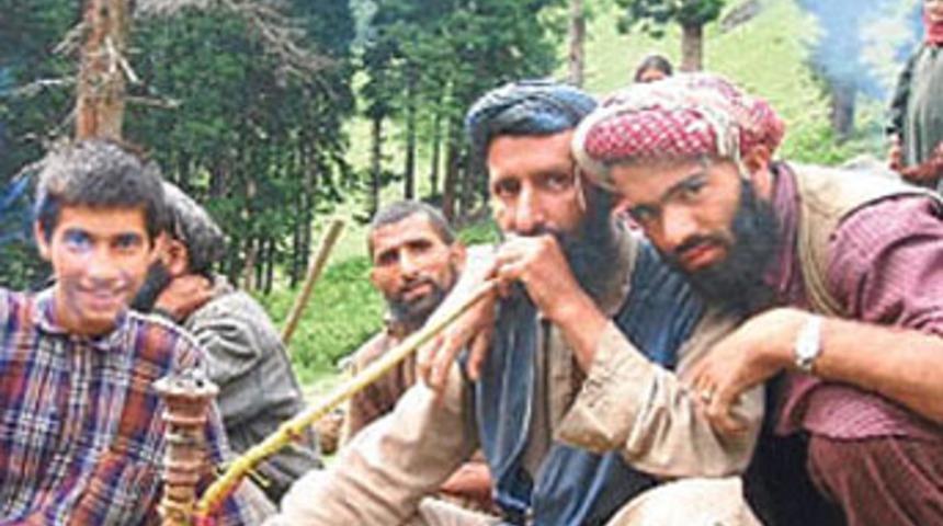 Hintliler T&uuml;rk &ccedil;ıktı!