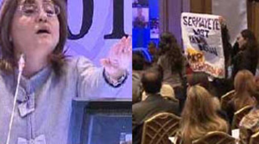 Bakan Fatma Şahin'e protesto!