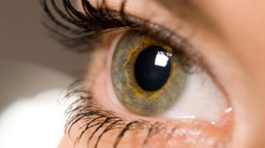 Göze gelen sert darbe ‘katarakt’ nedeni