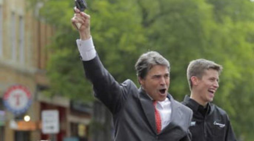 Perry'den k&uuml;stahlığa devam