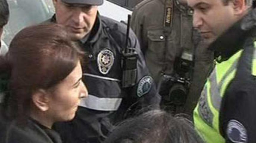 Polisin yanıtı Aysel Tuğluk'u şaşkına &ccedil;evirdi