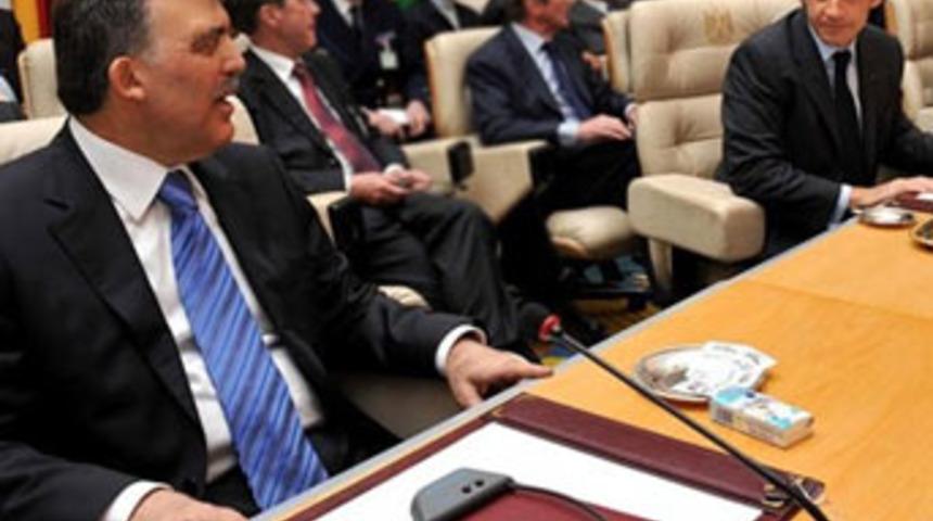 Gül ile konuşmaya cesaret edemedi