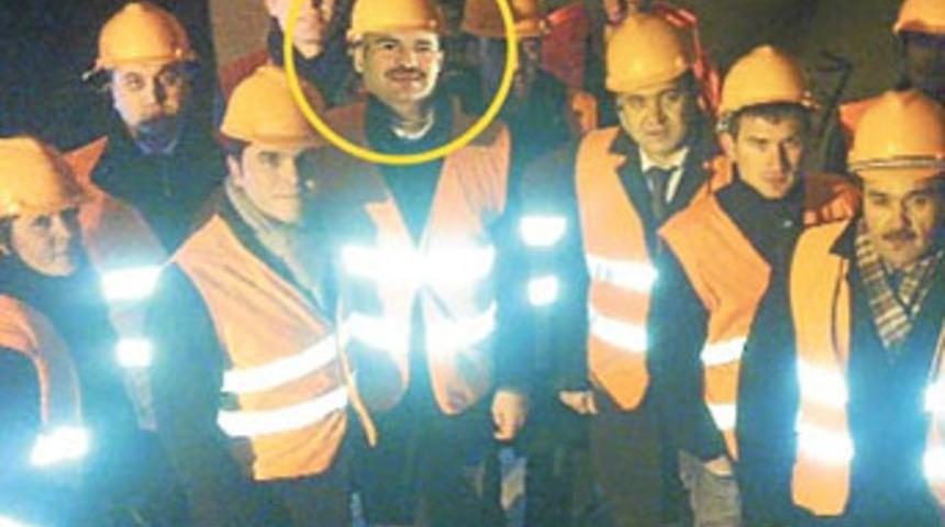 Gitmediği t&ouml;rene fotomontajla gitti!