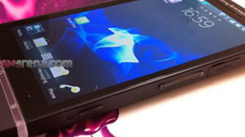 SonyEricsson&rsquo;un yeni akıllısı: ARC HD!