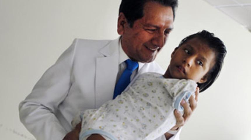 Dünyaya yarım geldi