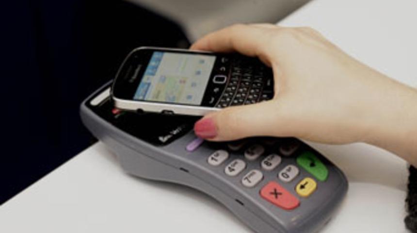 Turkcell ve RIM NFC i&ccedil;in el sıkıştı