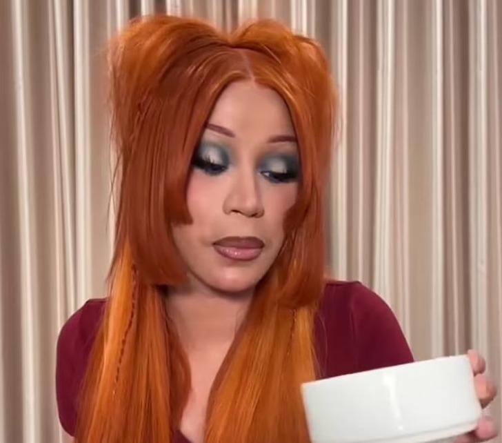 Cardi B döllenmiş ördek yumurtası 'balut'u denerken kustu! O anları paylaştı G1