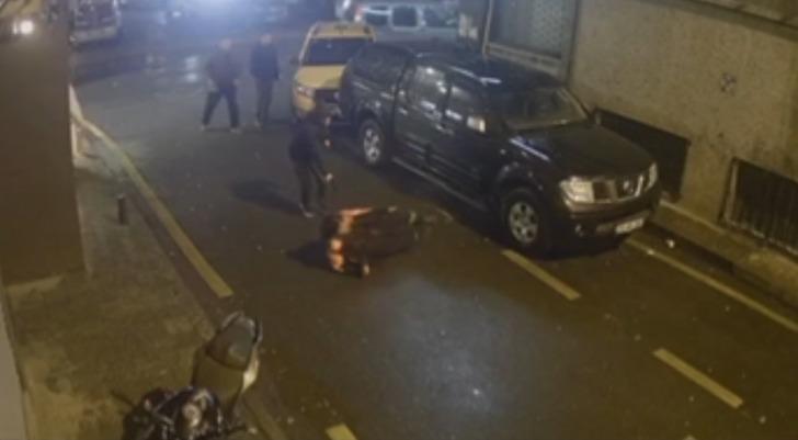 İstanbul’da sokak ortasında silahlı saldırı! Nedeni 'pes' dedirtti: "Yürüyüşünü beğenmedim" G2