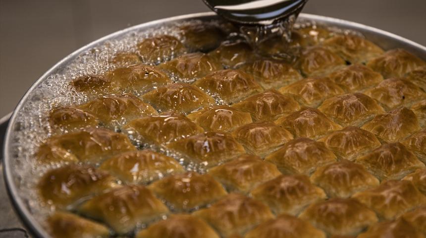 Baklavacılarda Ramazan mesaisi başladı, personel sayısı iki katına çıktı: Fiyatı dudak uçuklattı! 