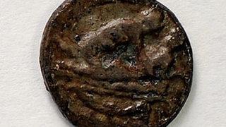 2 bin yıllık genelev jetonu bulundu