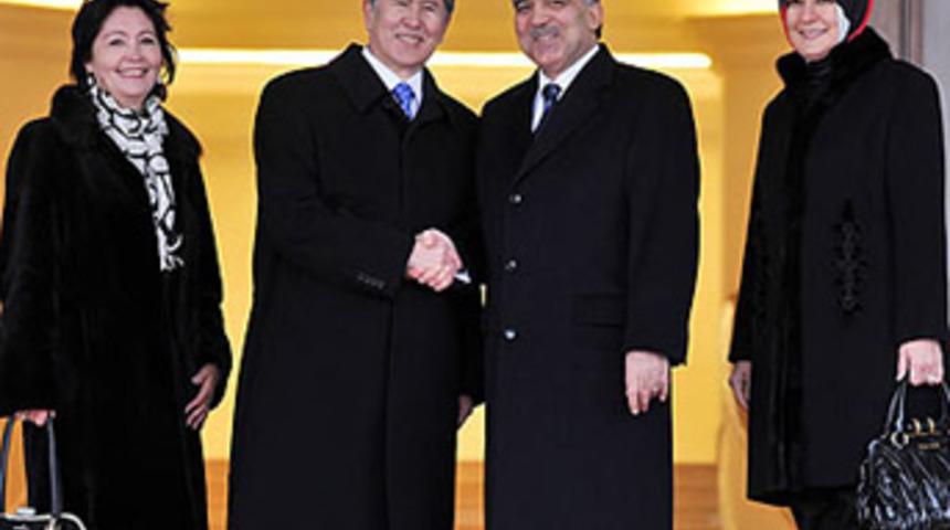 'Abdullah ağabey, Hayr&uuml;nnisa yenge'