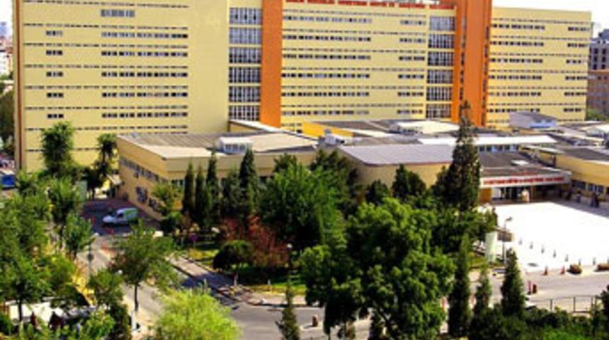 İstanbul&rsquo;da 3 b&uuml;y&uuml;k hastane yıkılıyor