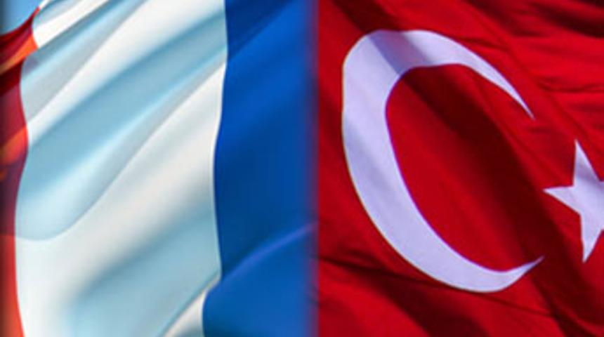 Türkiye'den Fransa'ya soykırım resti