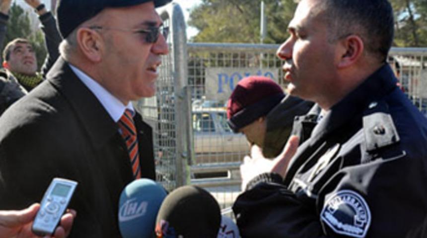 CHP'li vekil asker ve polisle tartıştı