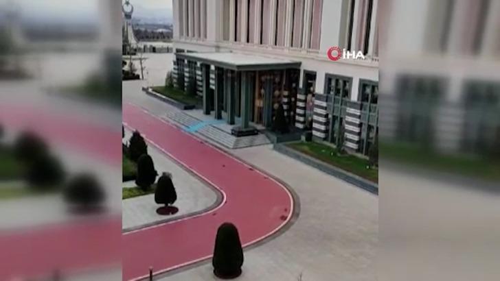 Cumhurbaşkanı Erdoğan'a 3 tonluk hediye: Külliye'ye vinçle getirildi! 81 ilden toplanmış... G3