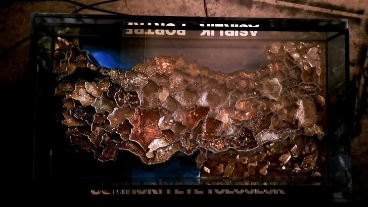 Cumhurbaşkanı Erdoğan'a 3 tonluk hediye: Külliye'ye vinçle getirildi! 81 ilden toplanmış... G4