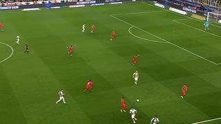 Fenerbahçe-Pendikspor maçında sahalarda ender rastlanacak olay! Mert Hakan Yandaş ile Dzeko tartışma yaşadı...