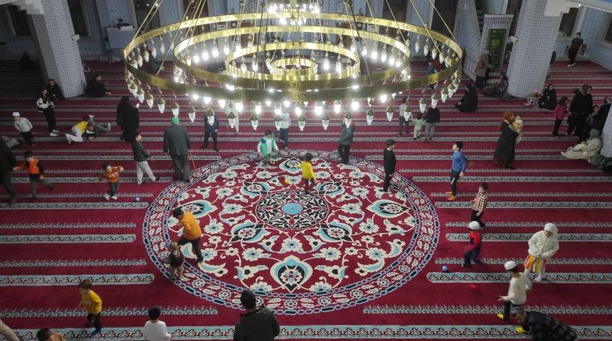 İstanbul'da ilk teravih namazı kılındı