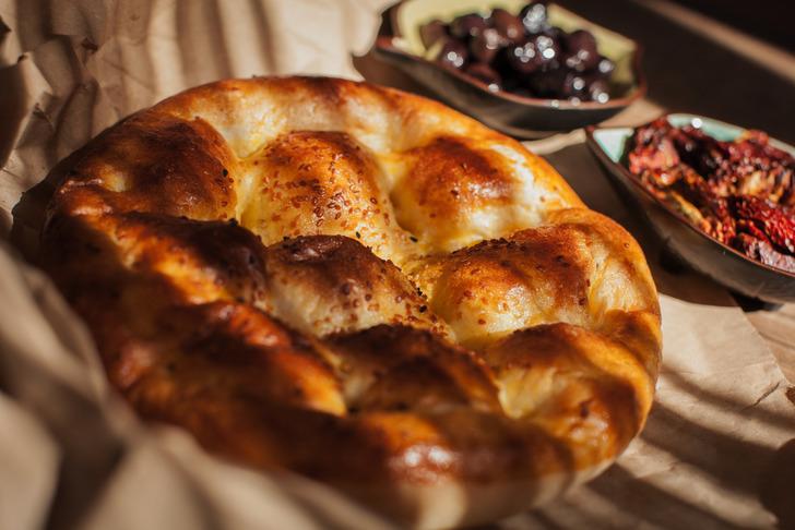 Bayat Ramazan pidesinden pizza tarifi: Bayat Ramazan pidesinden pizza nasıl yapılır?