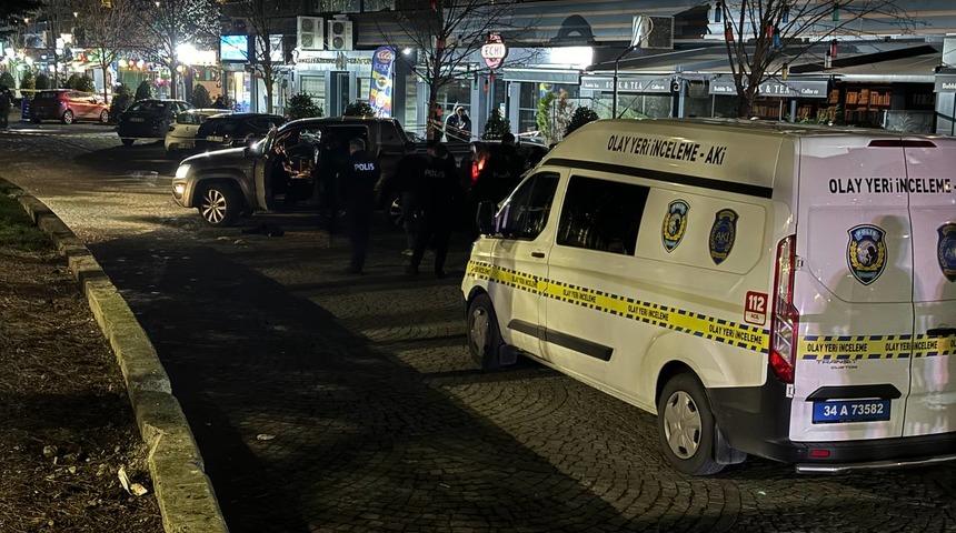 Beylikdüzü’nde silahla vurulan 2 kişiden biri öldü, diğeri ağır yaralandı