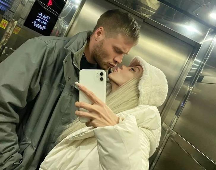 Yunus Emre'nin aldığı cezalara çok üzüldü! Beria Özden hamile olduğunu açıkladı