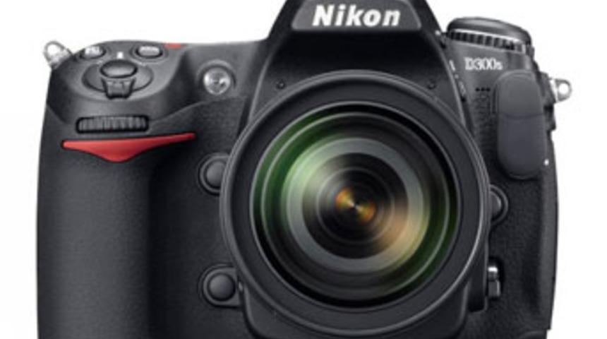 Nikon D700 ve D300s’in üretimi sona eriyor