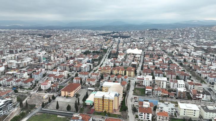 Hangi ilçe il olacak? diye beklerken belediye binasındaki yeni tabela olay oldu! Önce asıldı sonra perdeyle kapatıldı... 21 Mart'ta Erdoğan mı duyuracak? G1
