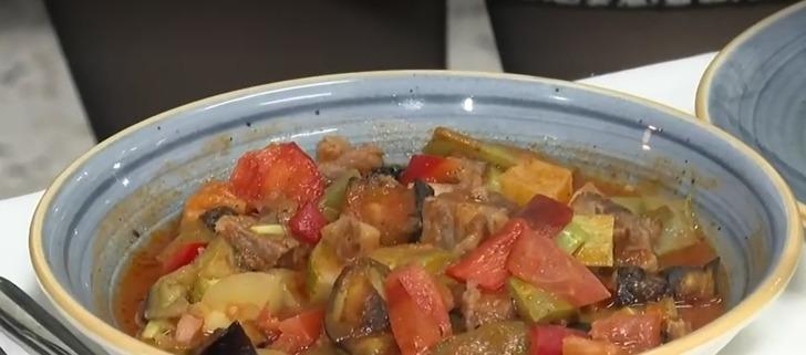 Sahur - iftar arası 13 saat! Ramazanda nasıl beslenmeli? 'Orucu açarken suyun içine 1-2 kaşık atın' Bu yiyecekler tok tutuyor G4