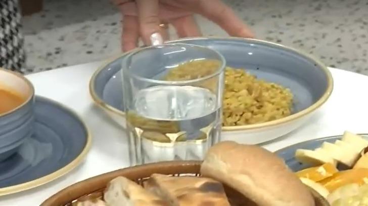 Sahur - iftar arası 13 saat! Ramazanda nasıl beslenmeli? 'Orucu açarken suyun içine 1-2 kaşık atın' Bu yiyecekler tok tutuyor G5