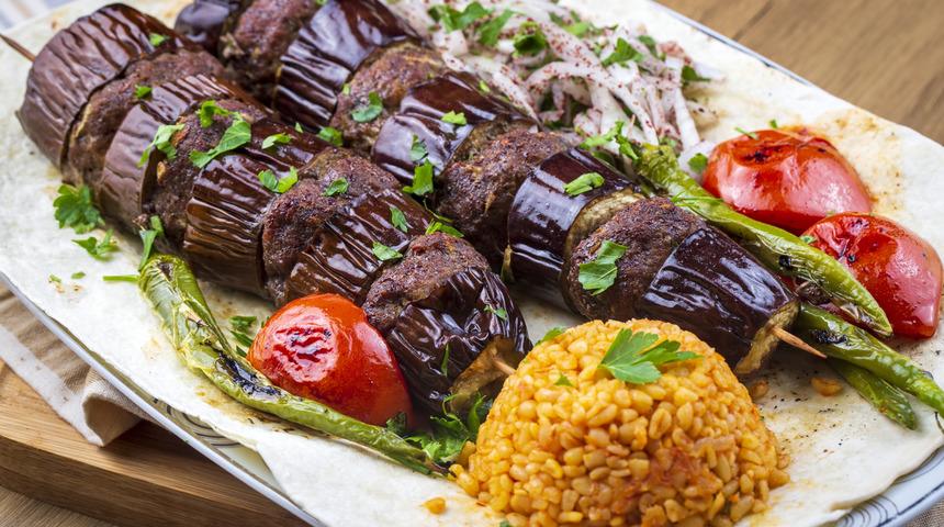 Gelinim Mutfakta patlıcanlı Ramazan kebabı tarifi! Nefis patlıcanlı Ramazan kebabı nasıl yapılır, malzemeleri neler?
