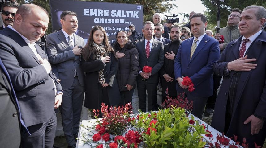 CHP Genel Başkanı &Ouml;zel, Emre Saltık i&ccedil;in d&uuml;zenlenen anma t&ouml;renine katıldı