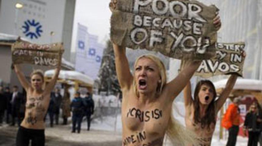 Bu defa Davos'ta soyundular