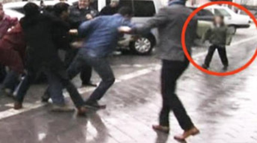 "Anne.. baba.." diye feryat etti!