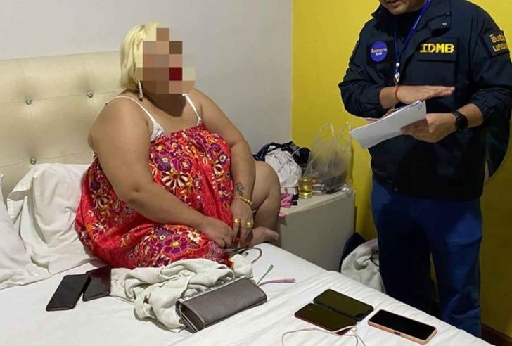 XL fuhuş baskını! Facebook'ta reklam, konuktan komisyon... Otel odasında yarı çıplak vaziyette yakalandılar, hepsi orta yaşlı ve kilolu G1